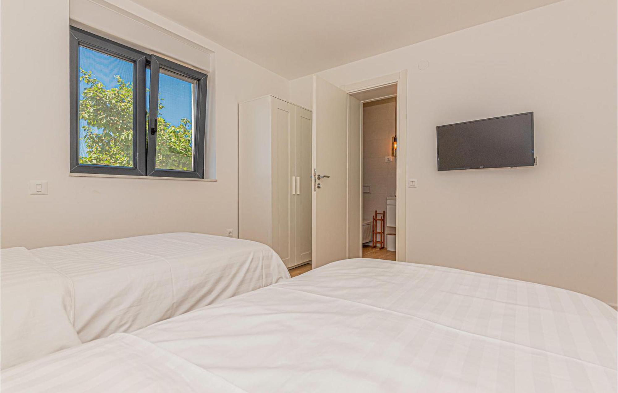 Lovely Home In Sibenik With House Sea View Екстериор снимка