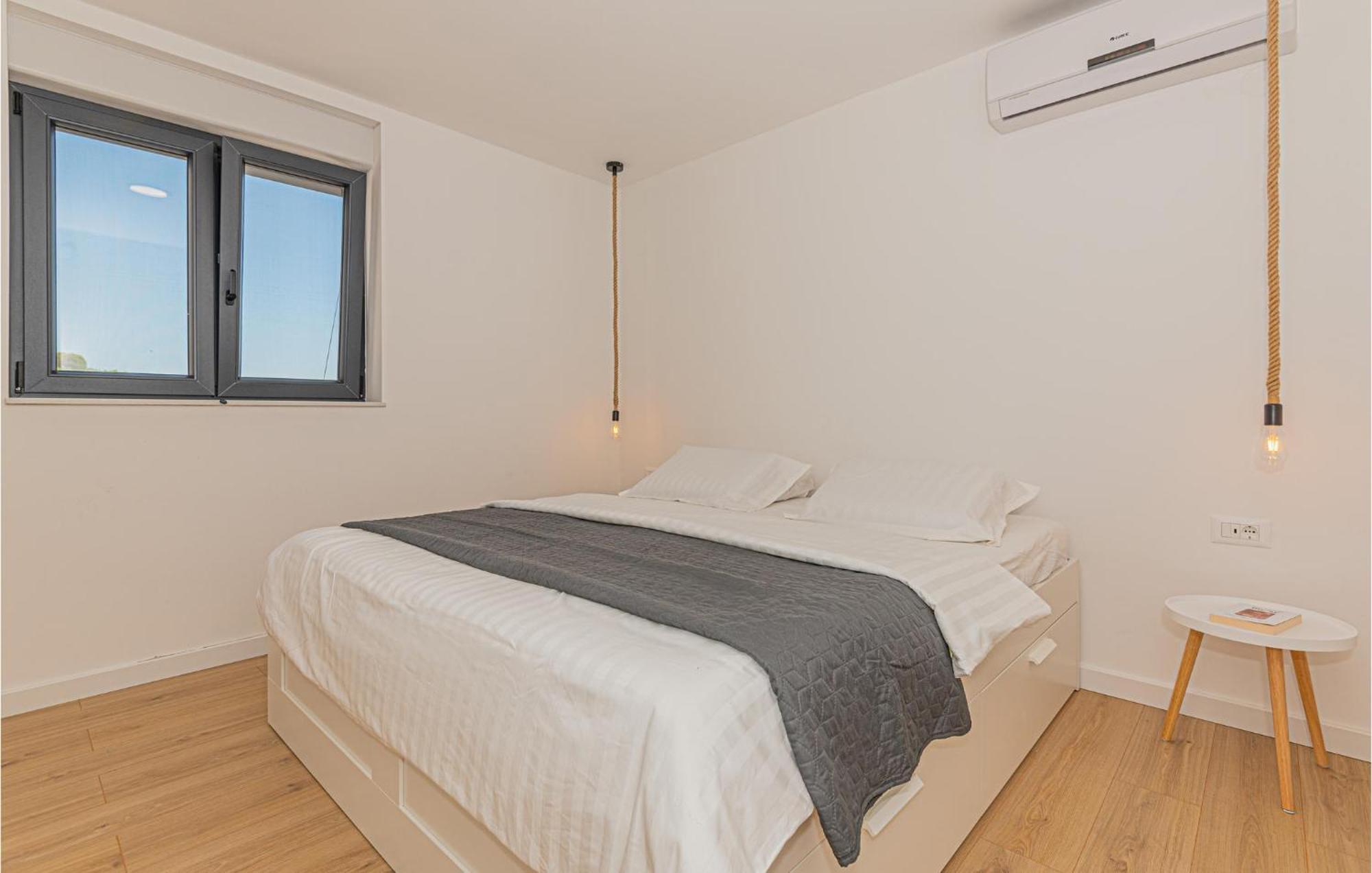 Lovely Home In Sibenik With House Sea View Екстериор снимка